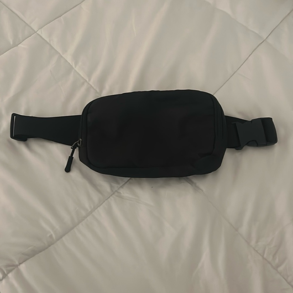 Black Fanny pack